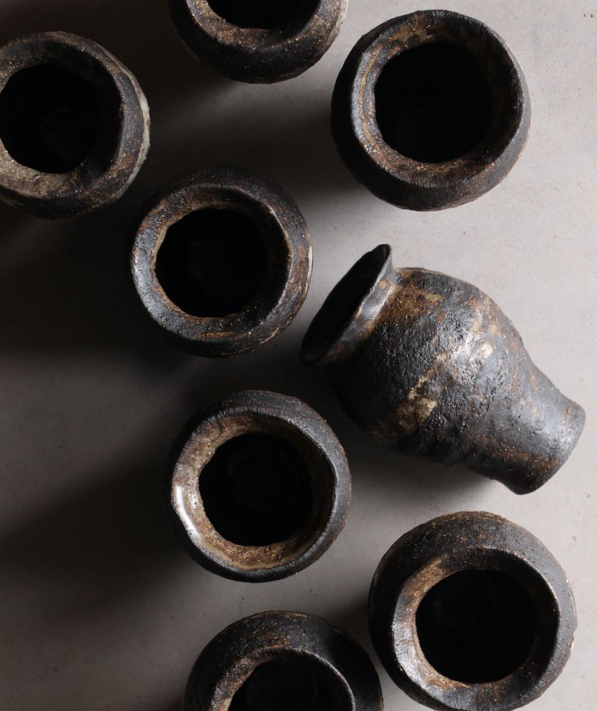 petit vase artisanal noir