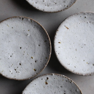 Assiette plate en argile