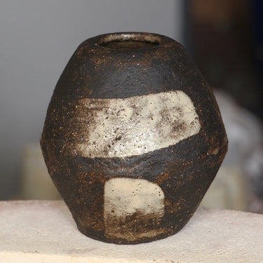 Petit vase céramique noir